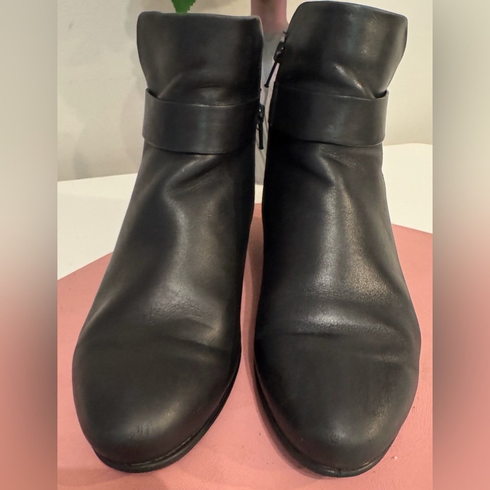 Ecco Black Leather Ankle Booties - size 41/US size 10 *See Description*